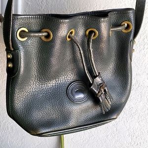Vintage auth Dooney & Bourke small green leather bucket bag shoulder crossbody